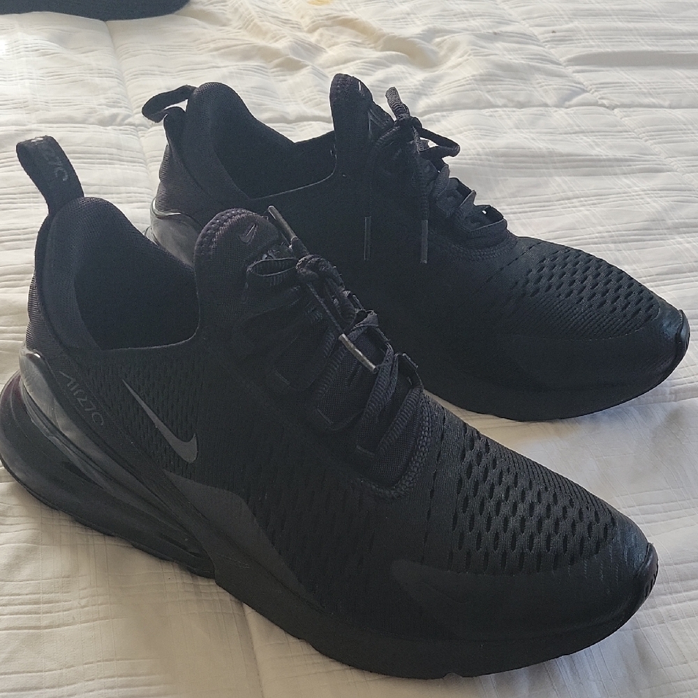 Nike Men's Black Air Max Sneakers